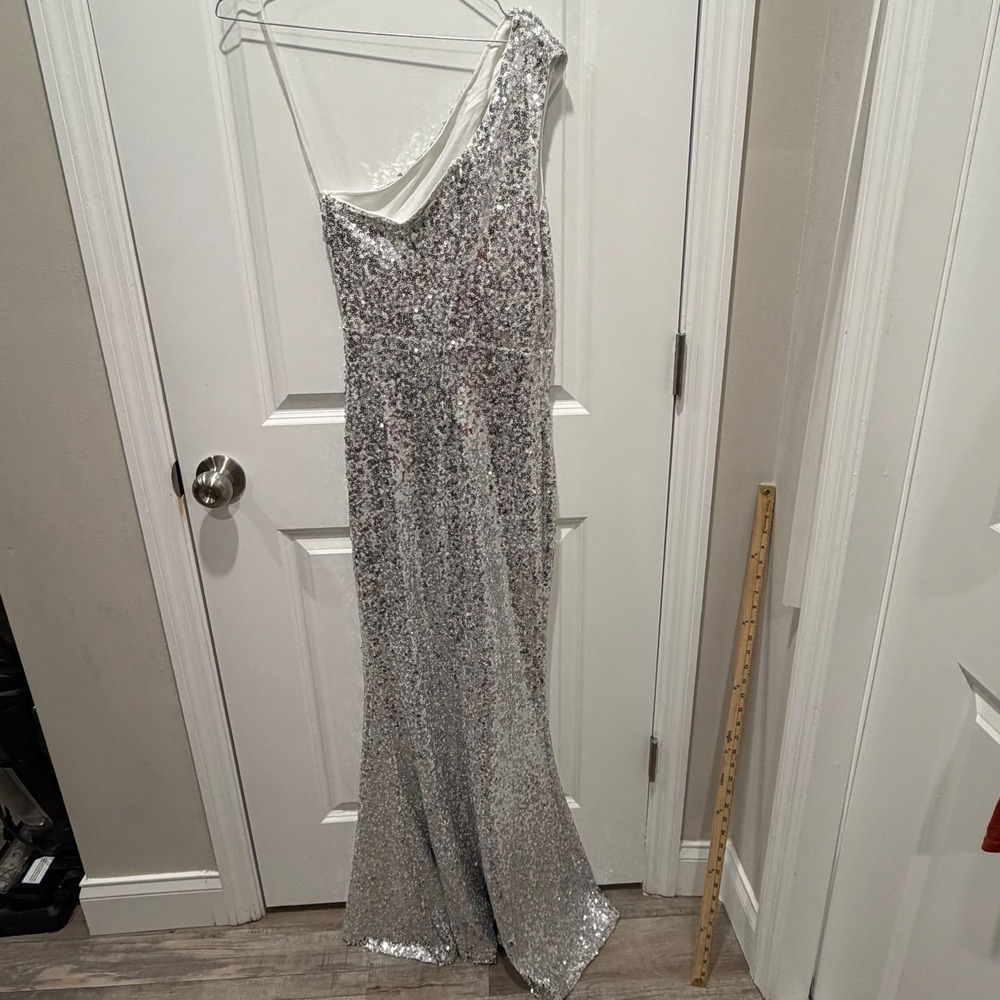 FAERIESTY Womens One Shoulder Dress Sequin Slit Silver Medium - Picture 7 of 11